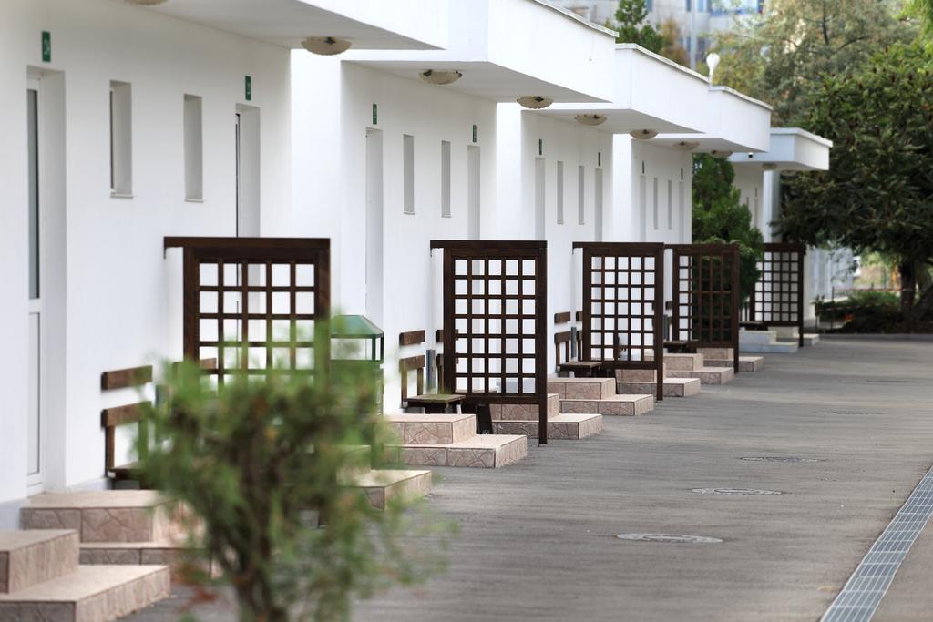 Hanul Piratilor Camping Village Năvodari Exteriör bild